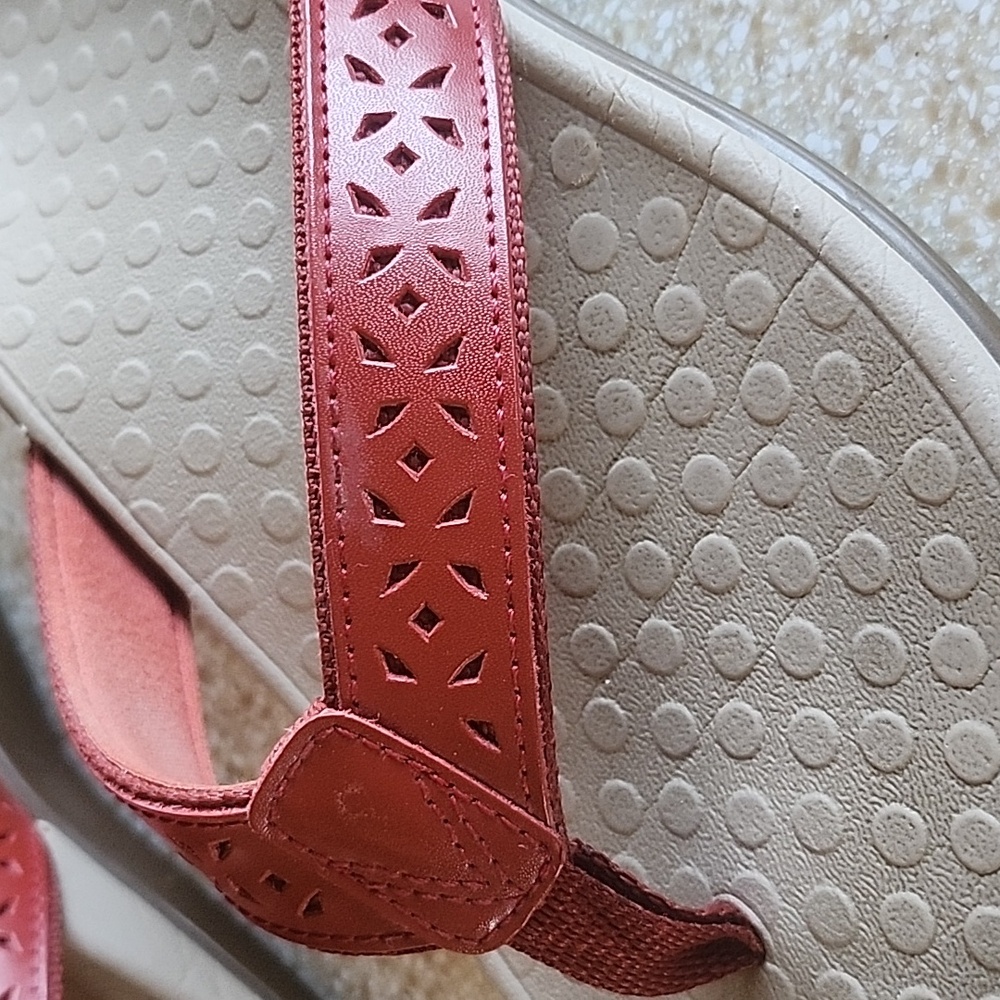 Vionic Orthotic Toe Post Sandal With Vio Motion Rust Size 8 - Picture 2 of 9